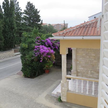 Guest House Miro Novalja Phòng bức ảnh