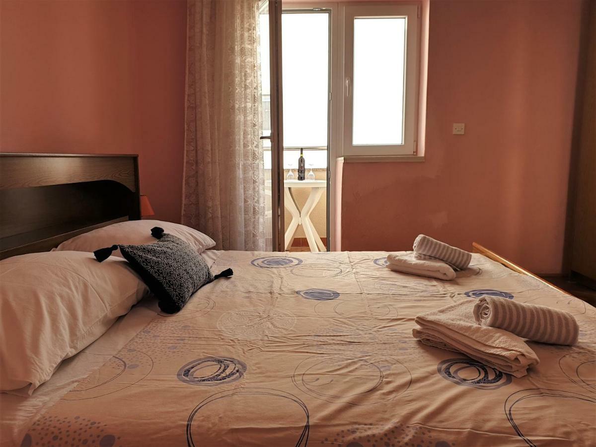 Guest House Miro Novalja Ngoại thất bức ảnh